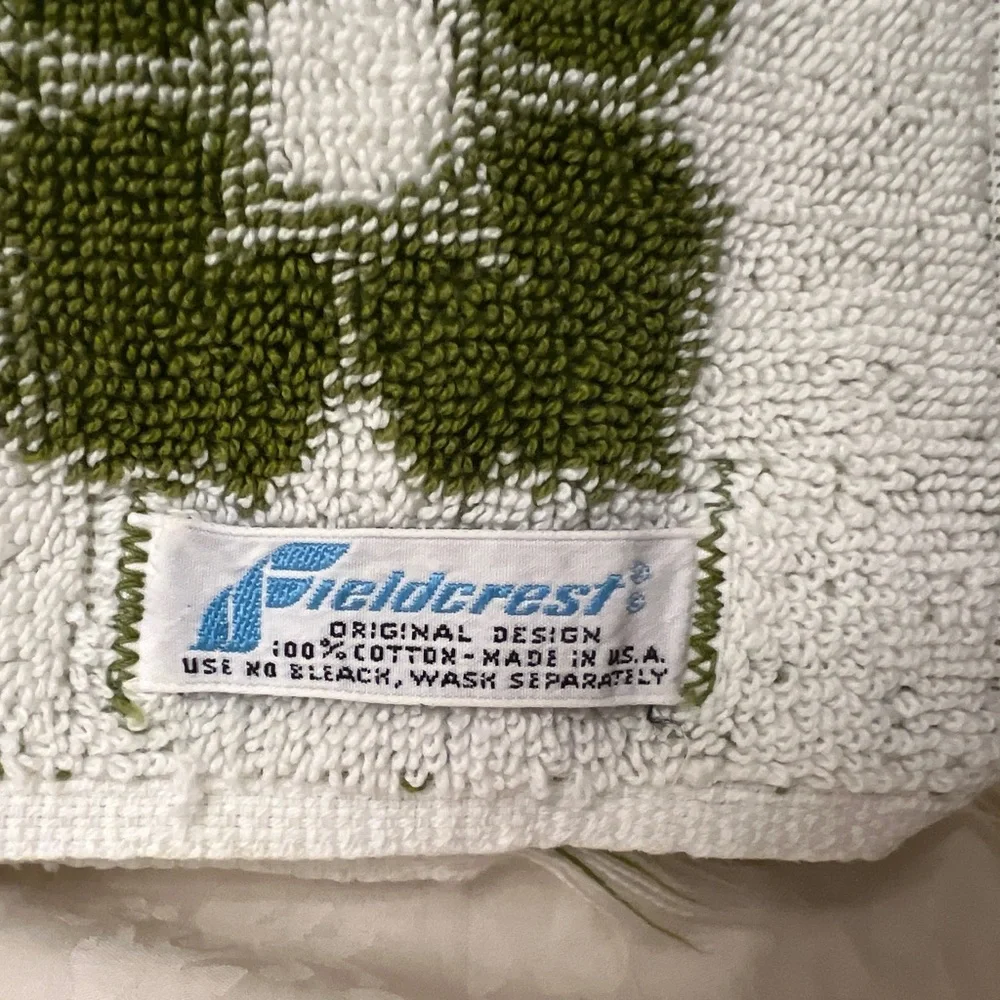 Vintage FIELDCREST MCM sculpted bath towels green white